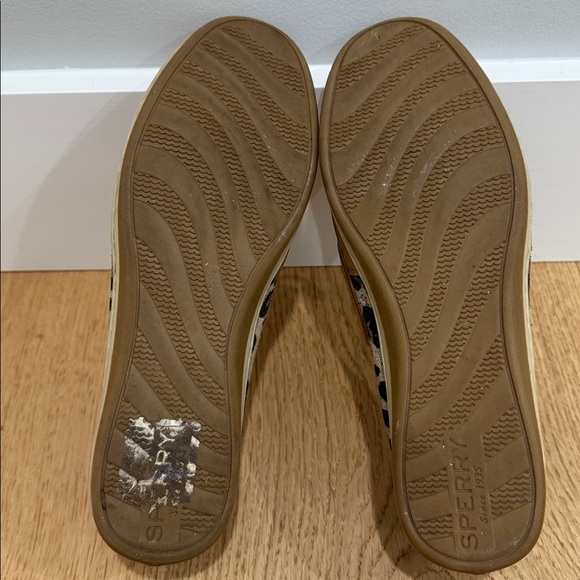 Sperrt Topsiders Tan leather boat shoes w leopard/animal print Sz 7.5 - Picture 9 of 9
